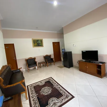 Adiputra Guesthouse Homiq-2